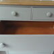 Commode vintage vert de gris,5 tiroirs , plateau bois.
