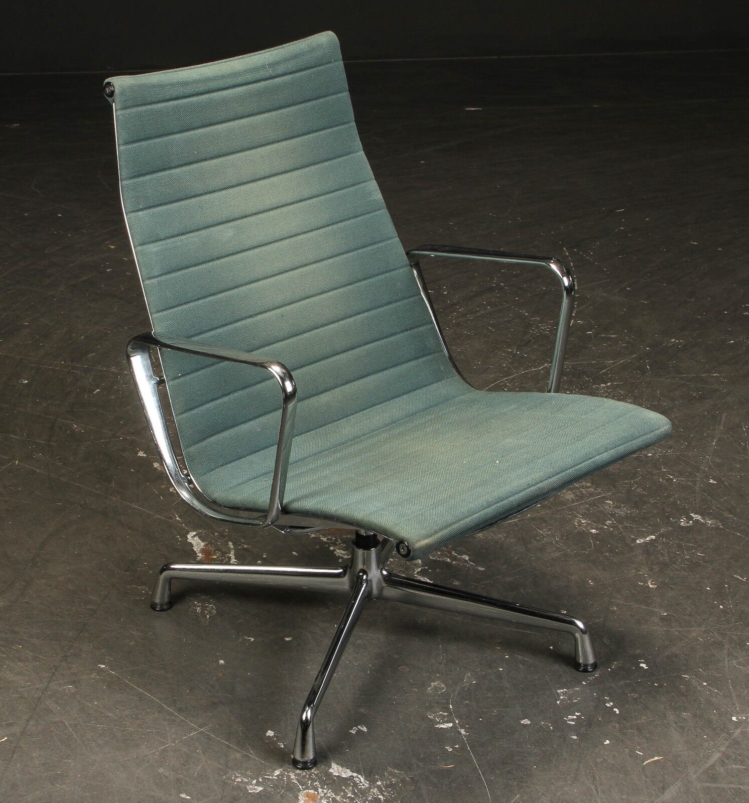 Chaise de bureau en aluminium Charles & Ray Eames