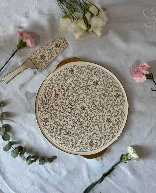 Vintage pie dish and server set