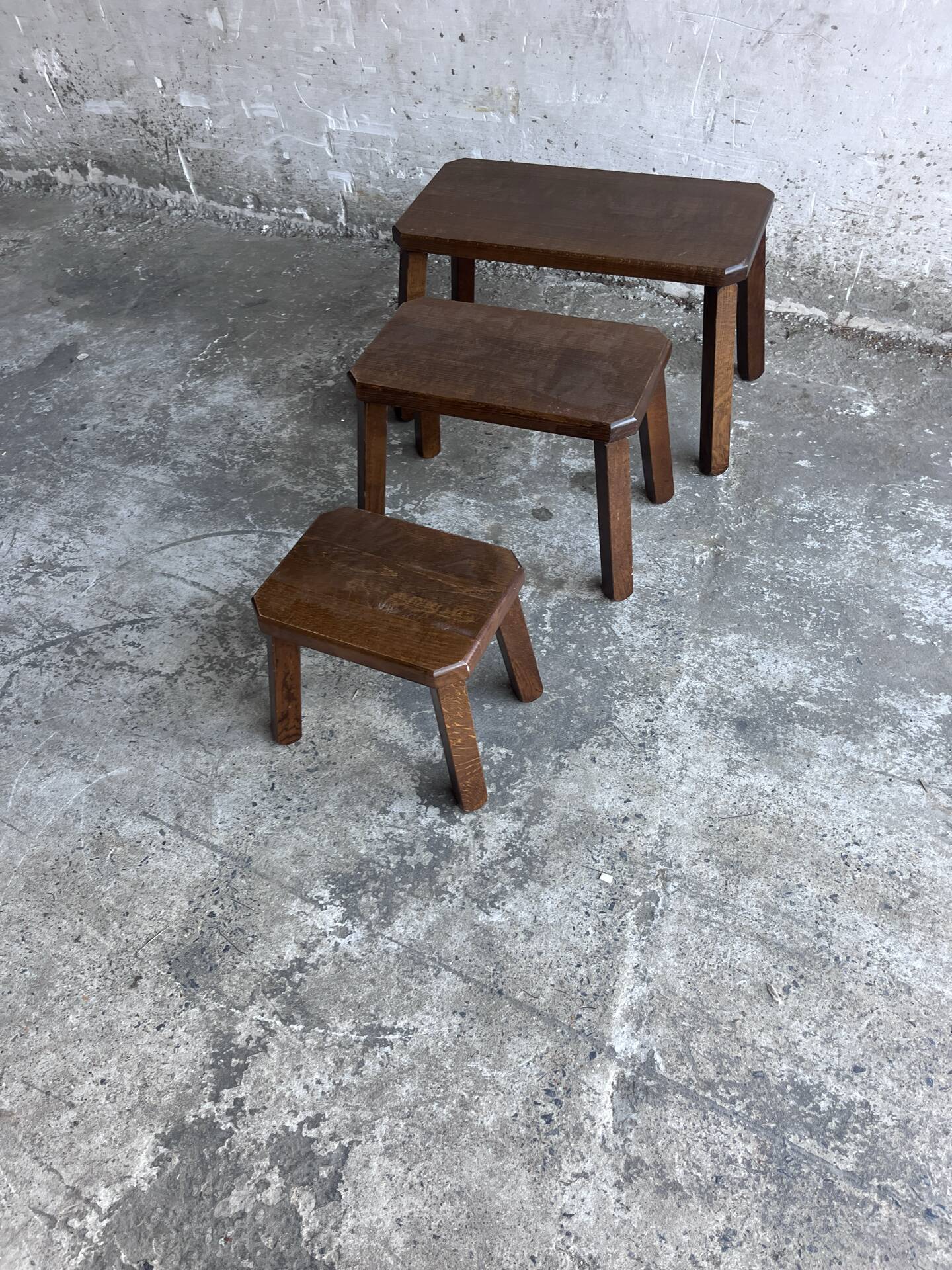 Ensemble de 3 tables gigognes en chêne