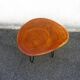 Table basse en bois de neem cuivré aspect coquillage