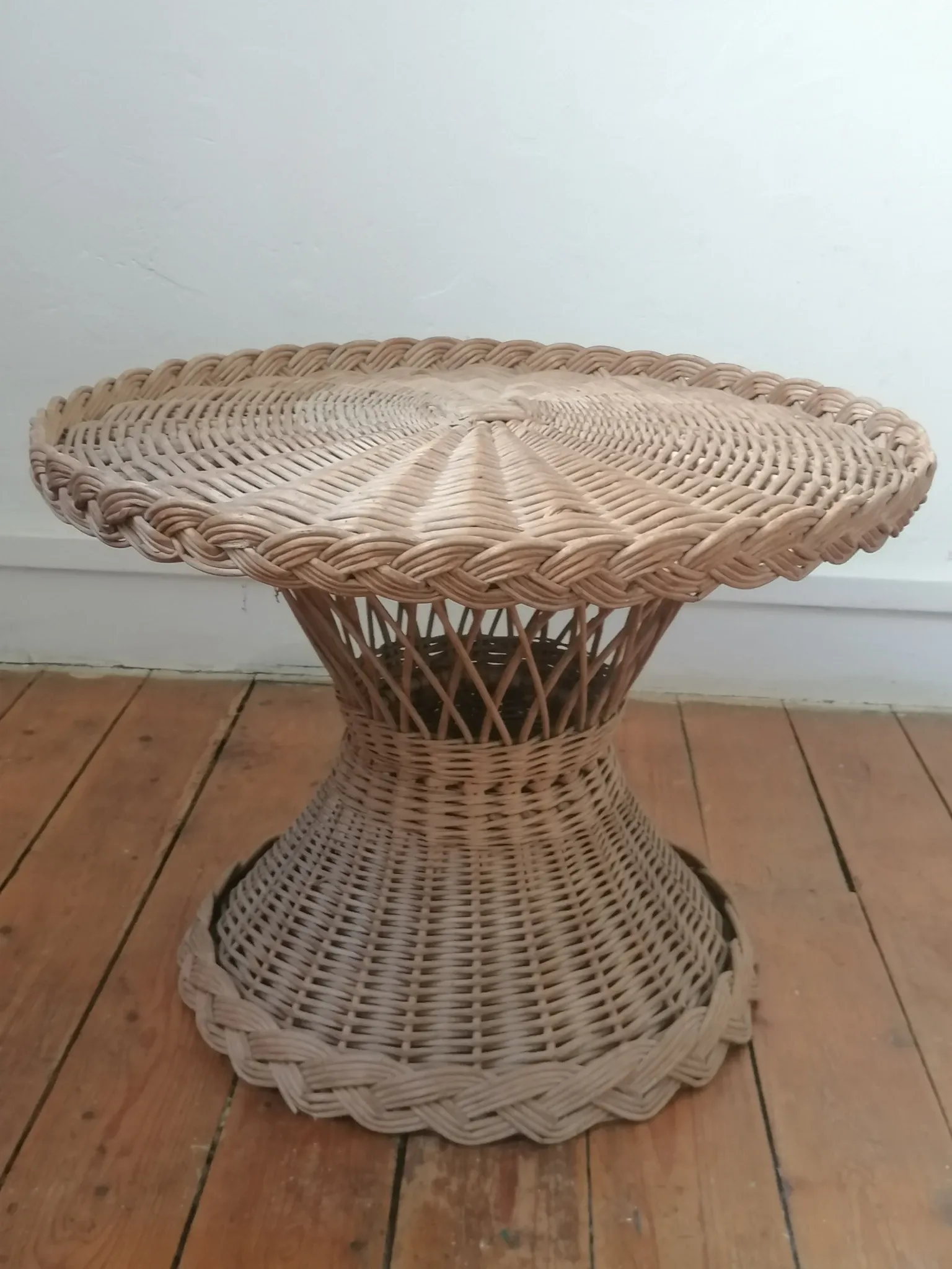 diabolo coffee table from the 60s/70s