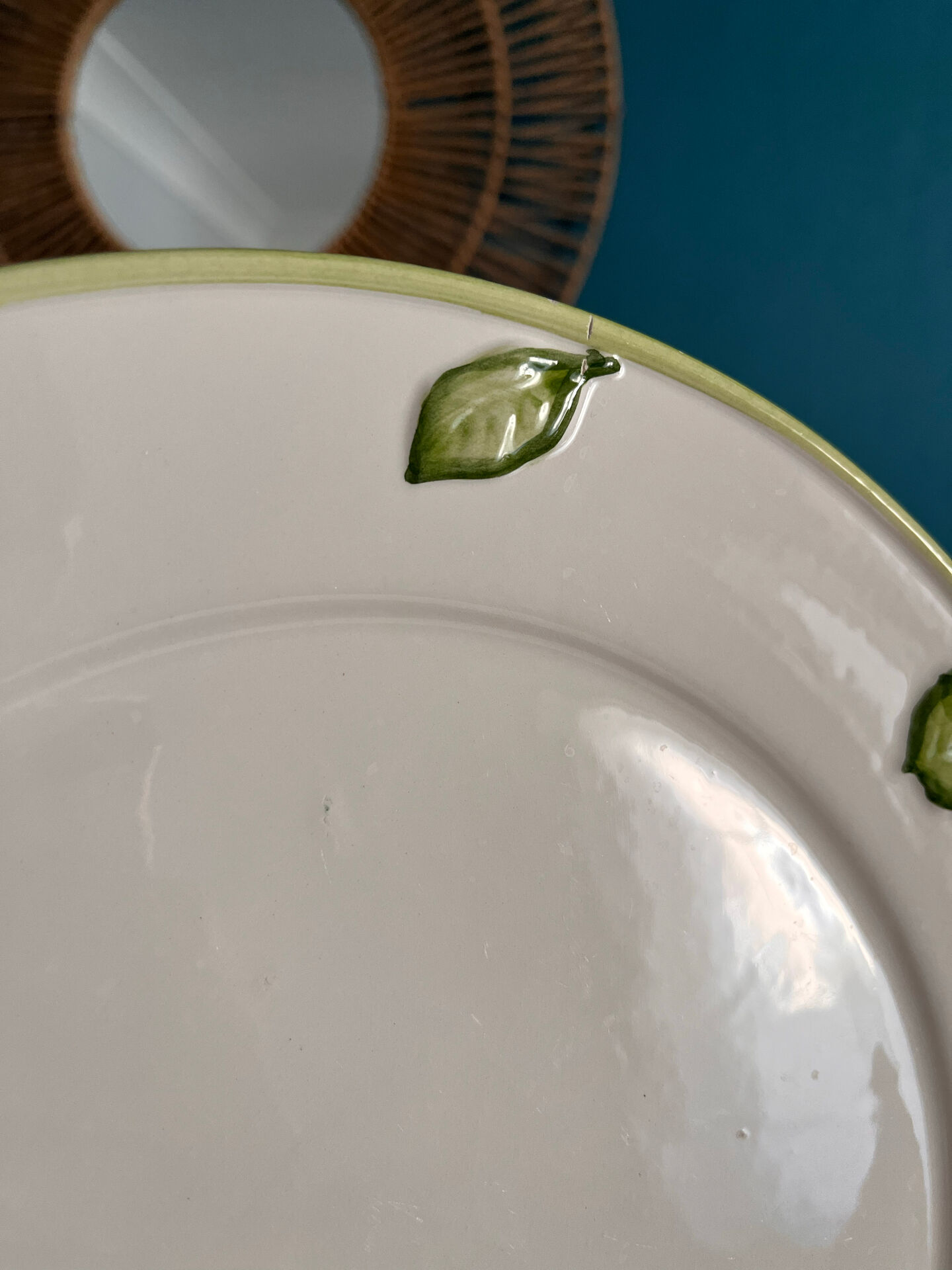 Fruit drainer in earthenware and its Silea plate