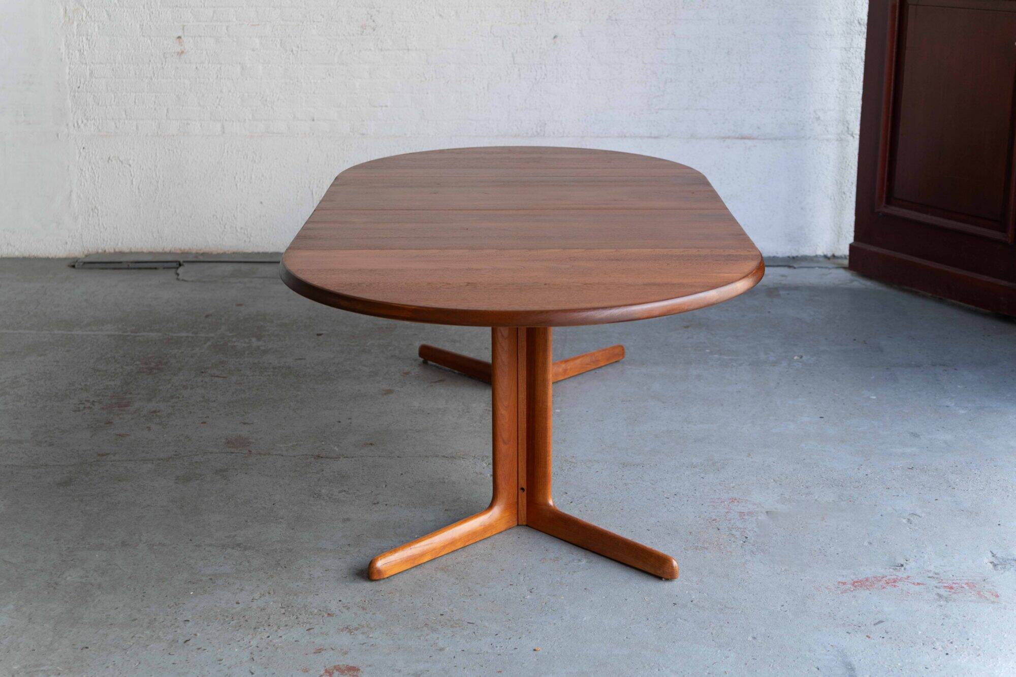 Dining table by Glostrup