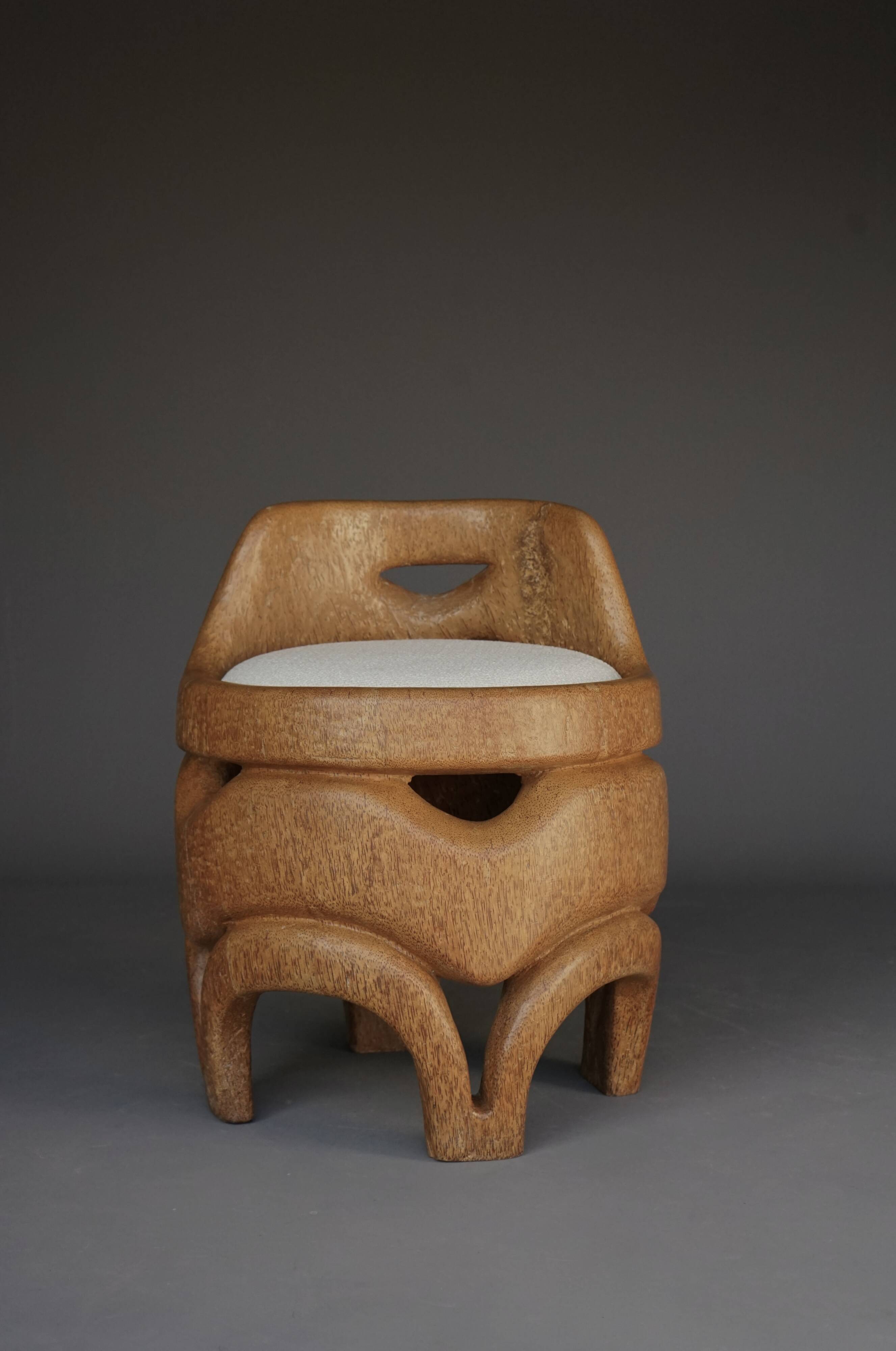 Chaise d'appoint en bois de palmier sculptée et fabriquée à la main, années 1970