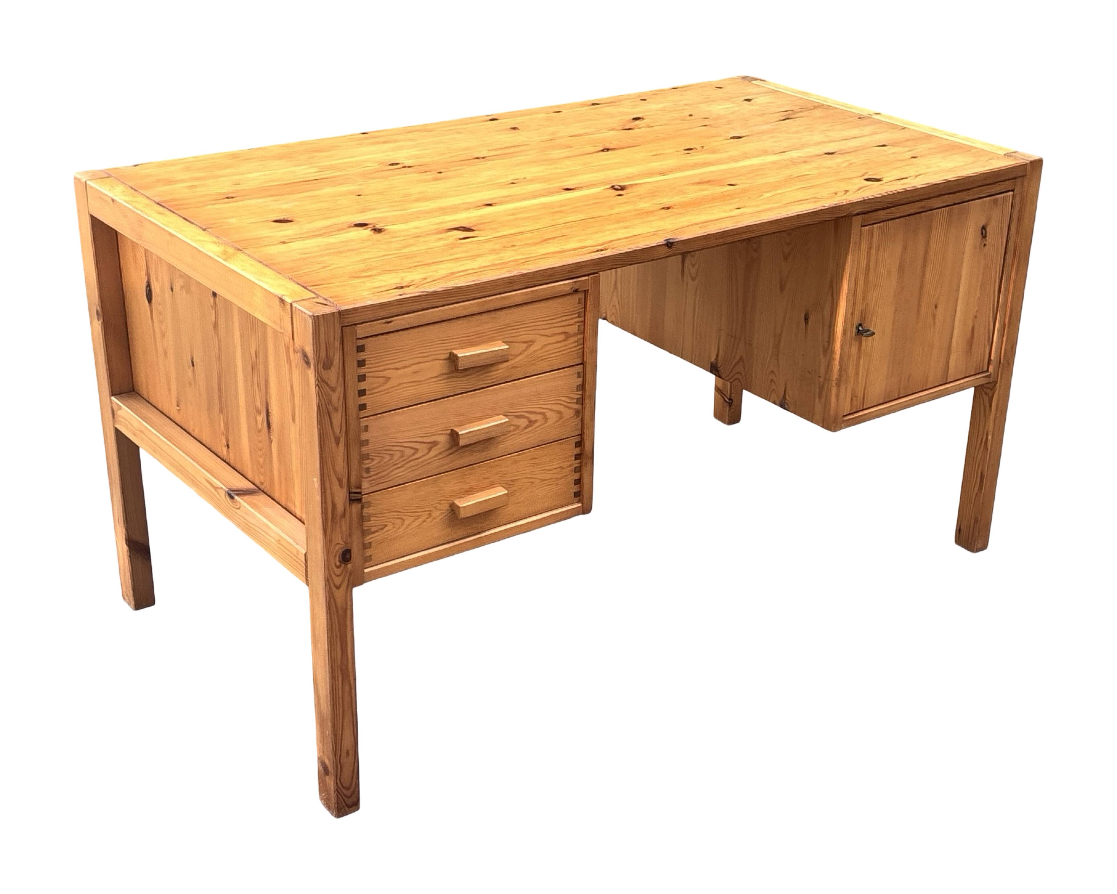 Vintage Pinewood Desk, Freestanding, 1970s Pine, Design, Ate van Apeldoorn