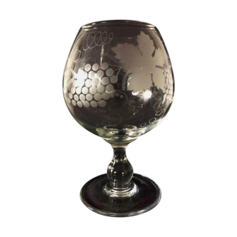 Blown glass refresher with vineyard decoration Late 19th century