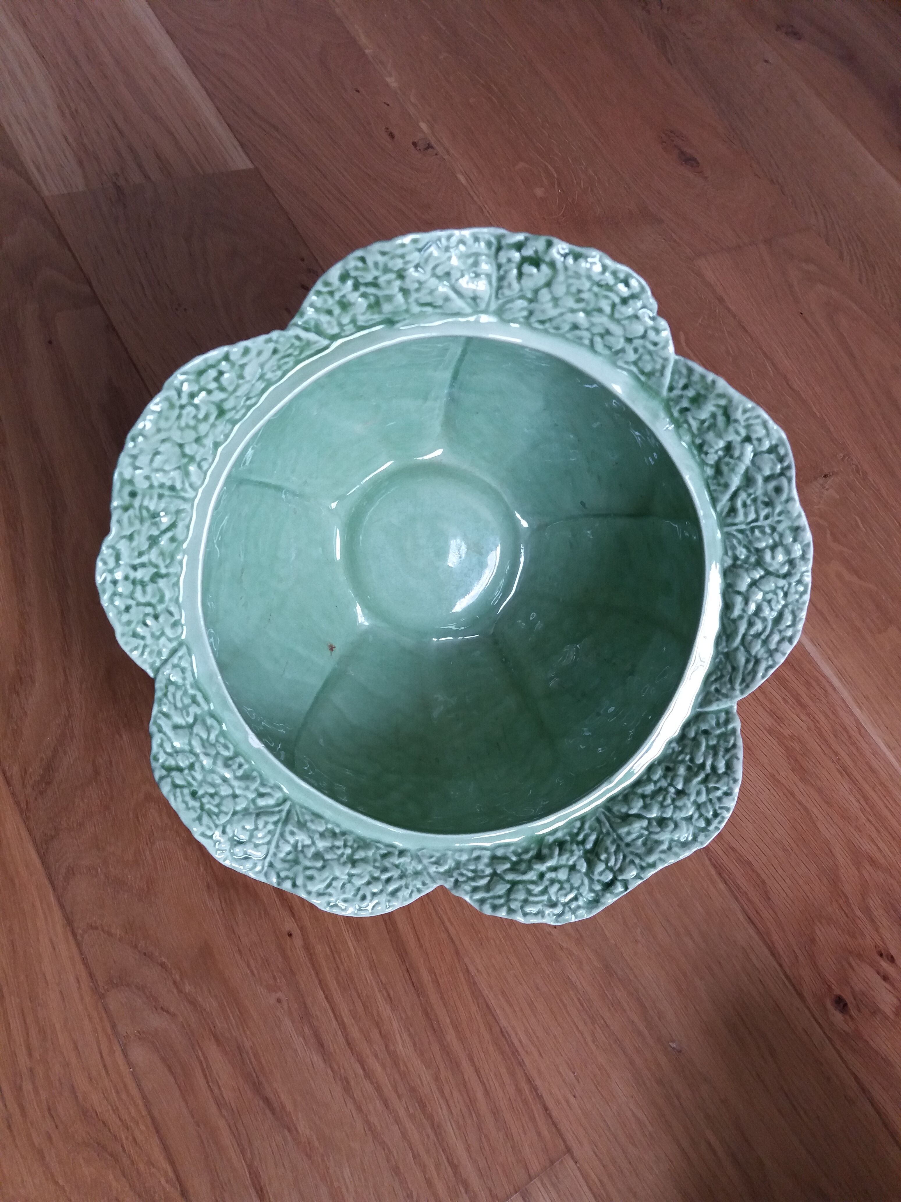 Cabbage soup Bordallo Pinheiro