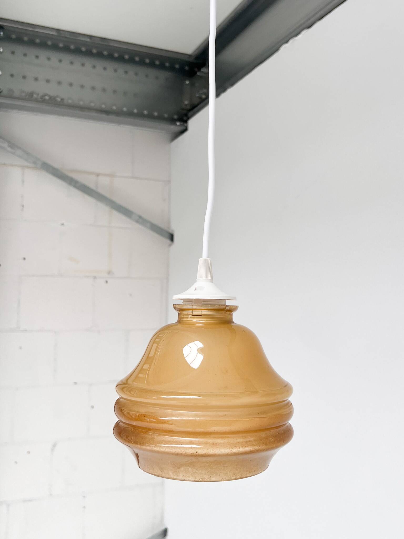 Lampe de plafond vintage couleur cognac, années 1960