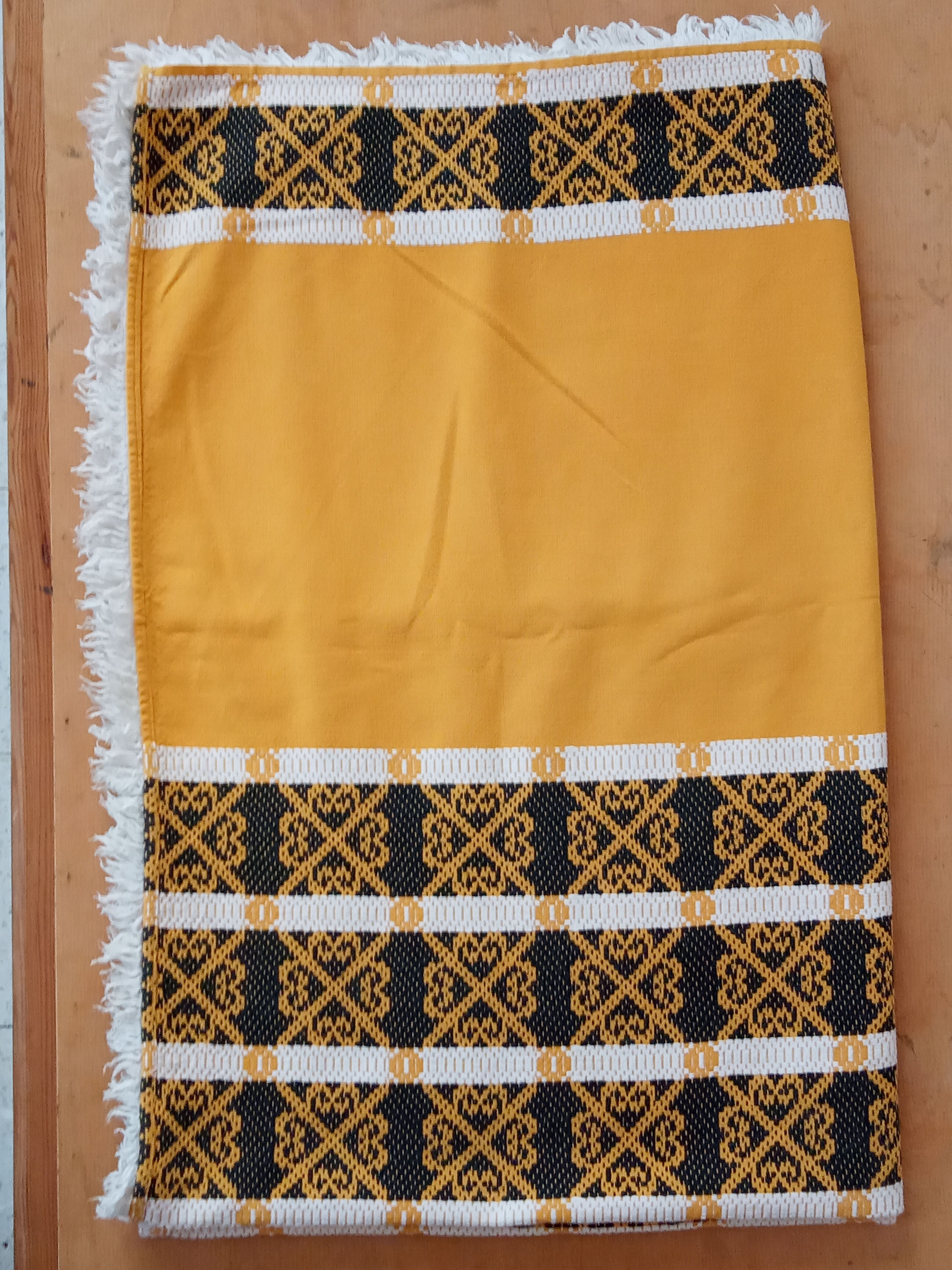 Nappe vintage jaune et noir 140×180cm
