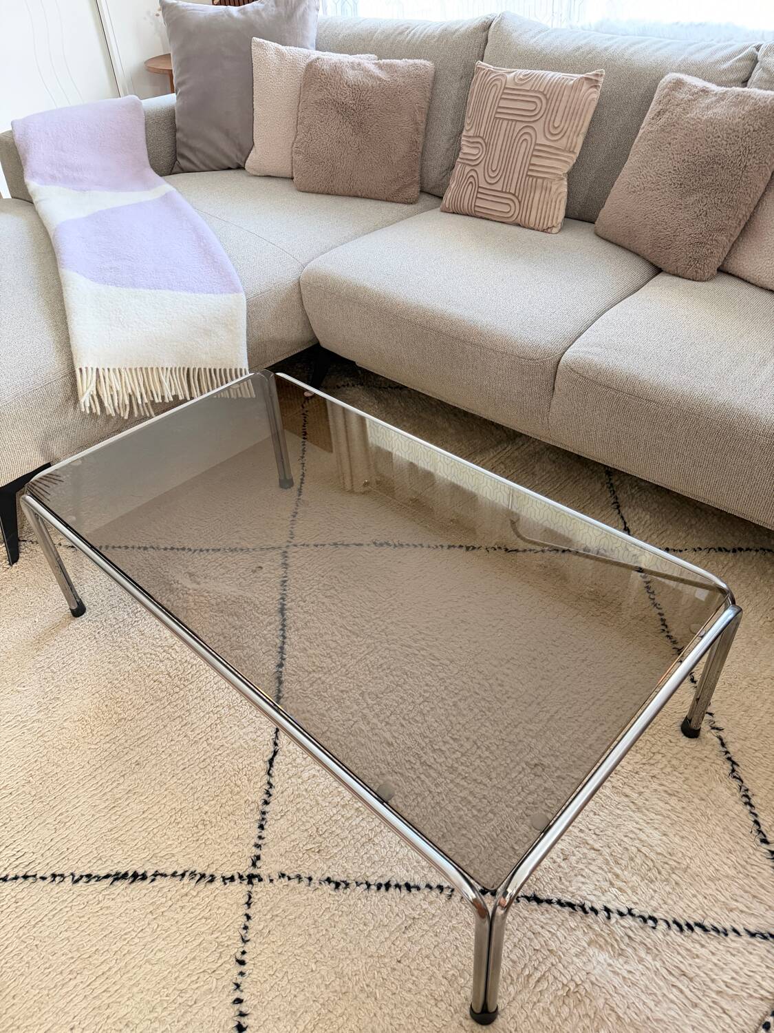 Ancienne table basse chrome et verre fumé vintage