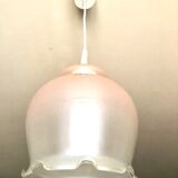 Suspension verre dépoli à volants rose nacré 1960