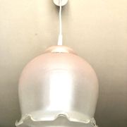 Suspension verre dépoli à volants rose nacré 1960