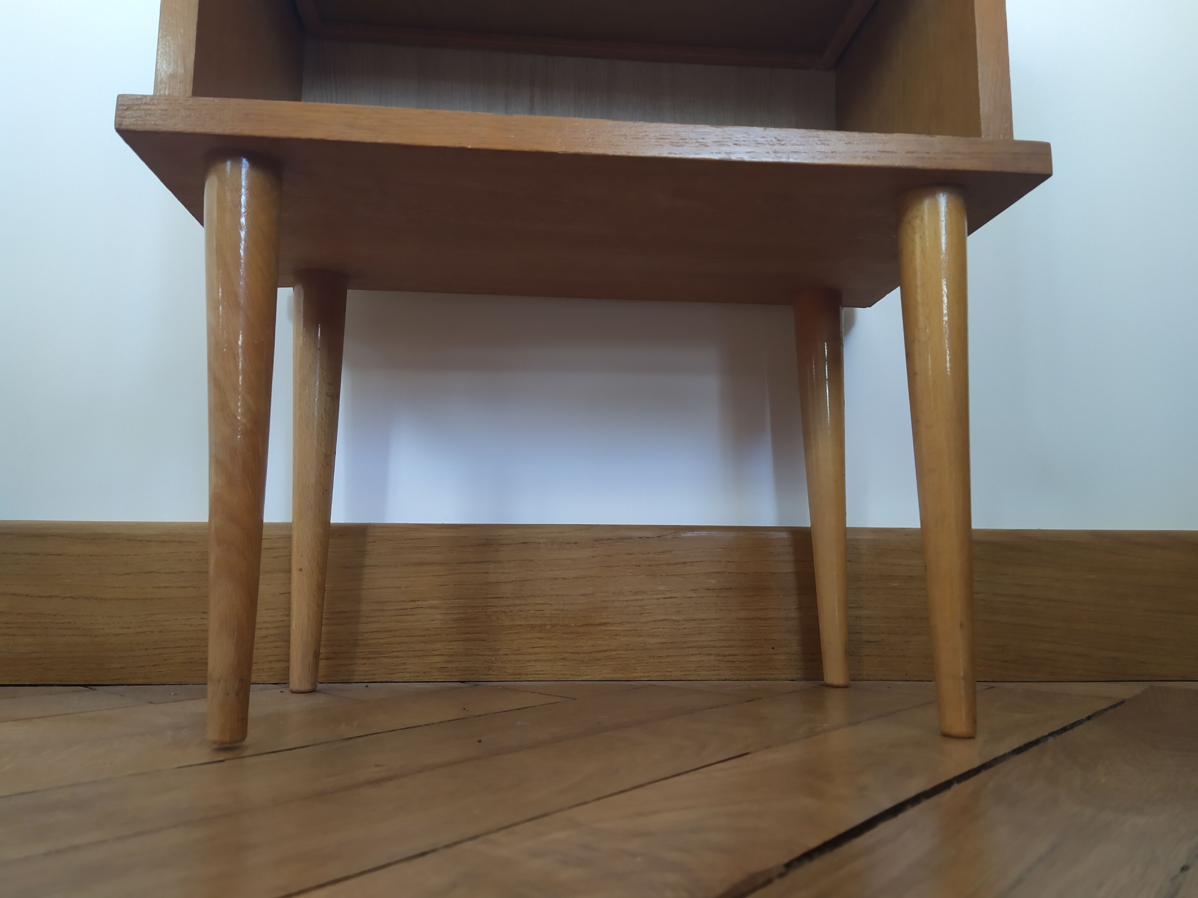 Bedside table feet pencils