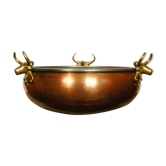 Chaudron en cuivre à têtes de taureau en bronze doré