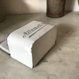 Matchbox in enamelled sheet metal