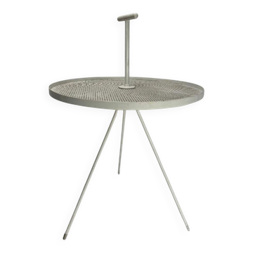 Table d'appoint, guéridon en fer dans le style de Mathieu Matégot, France, années 1950