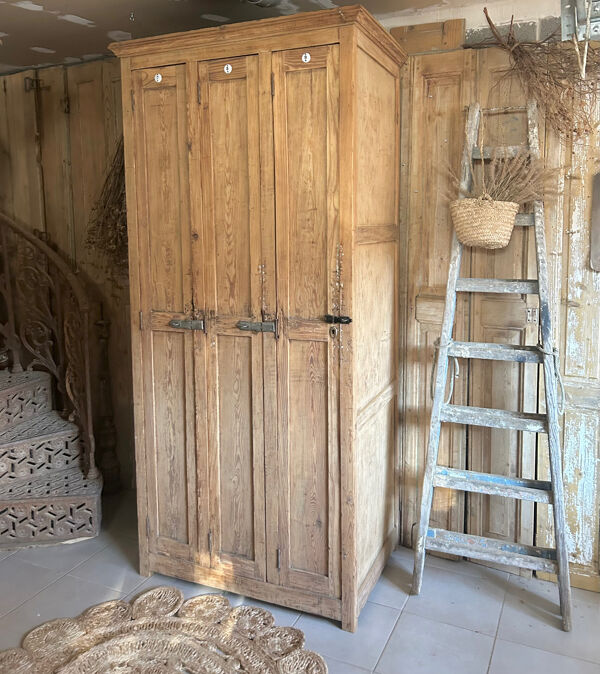 Ancien vestiaire d’atelier en bois 3 portes