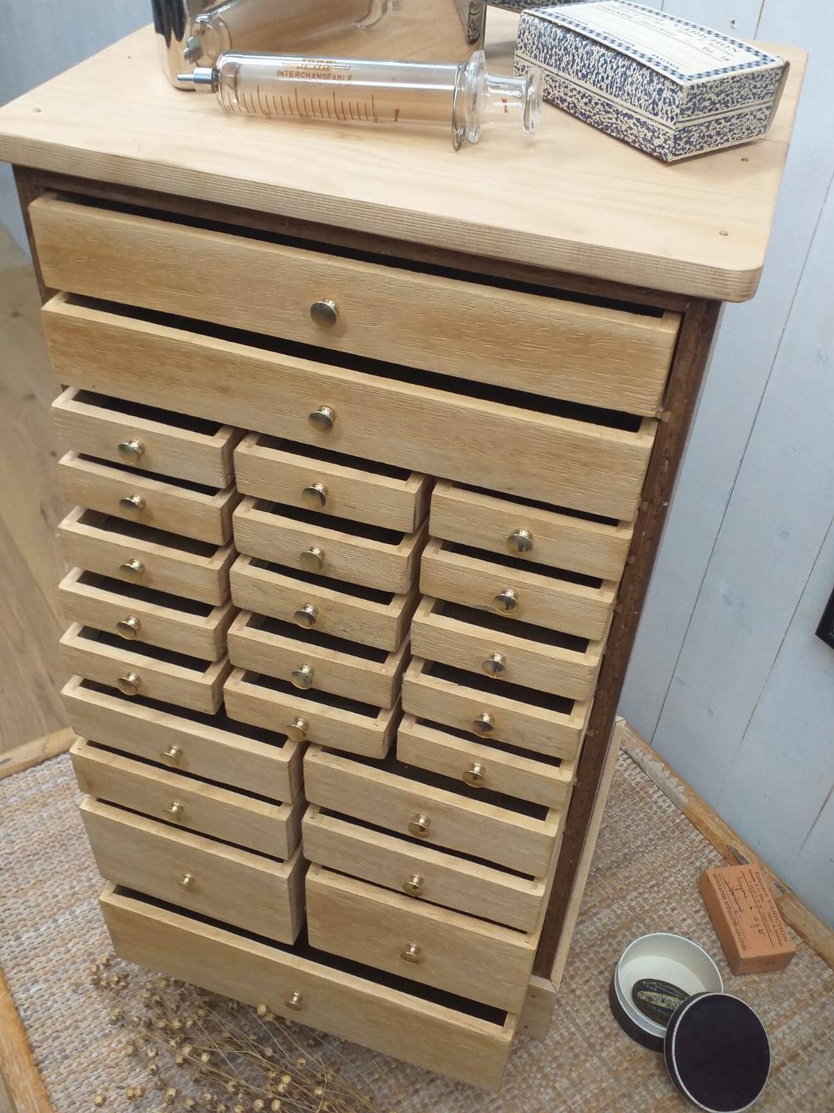 Watchmaker's layette