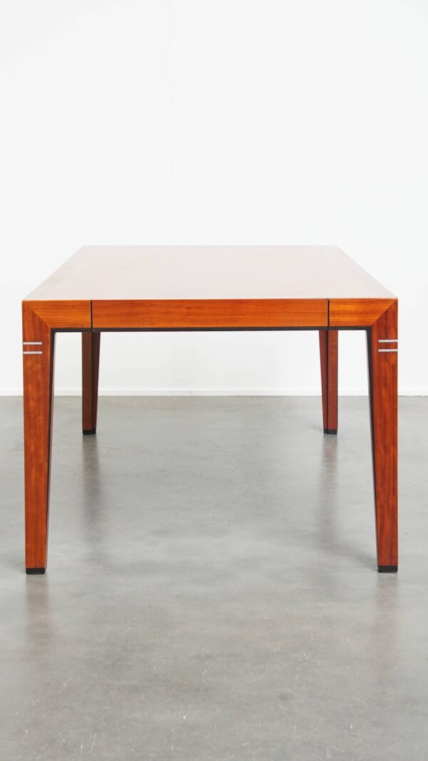 Ensemble d'une table à manger et de 4 chaises de salle à manger