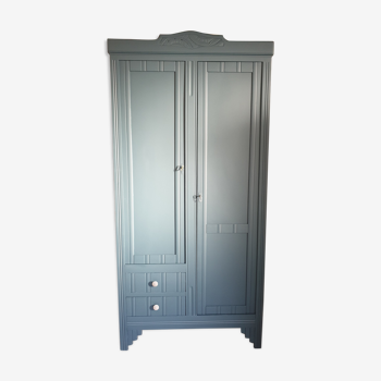 Armoire parisienne bleue