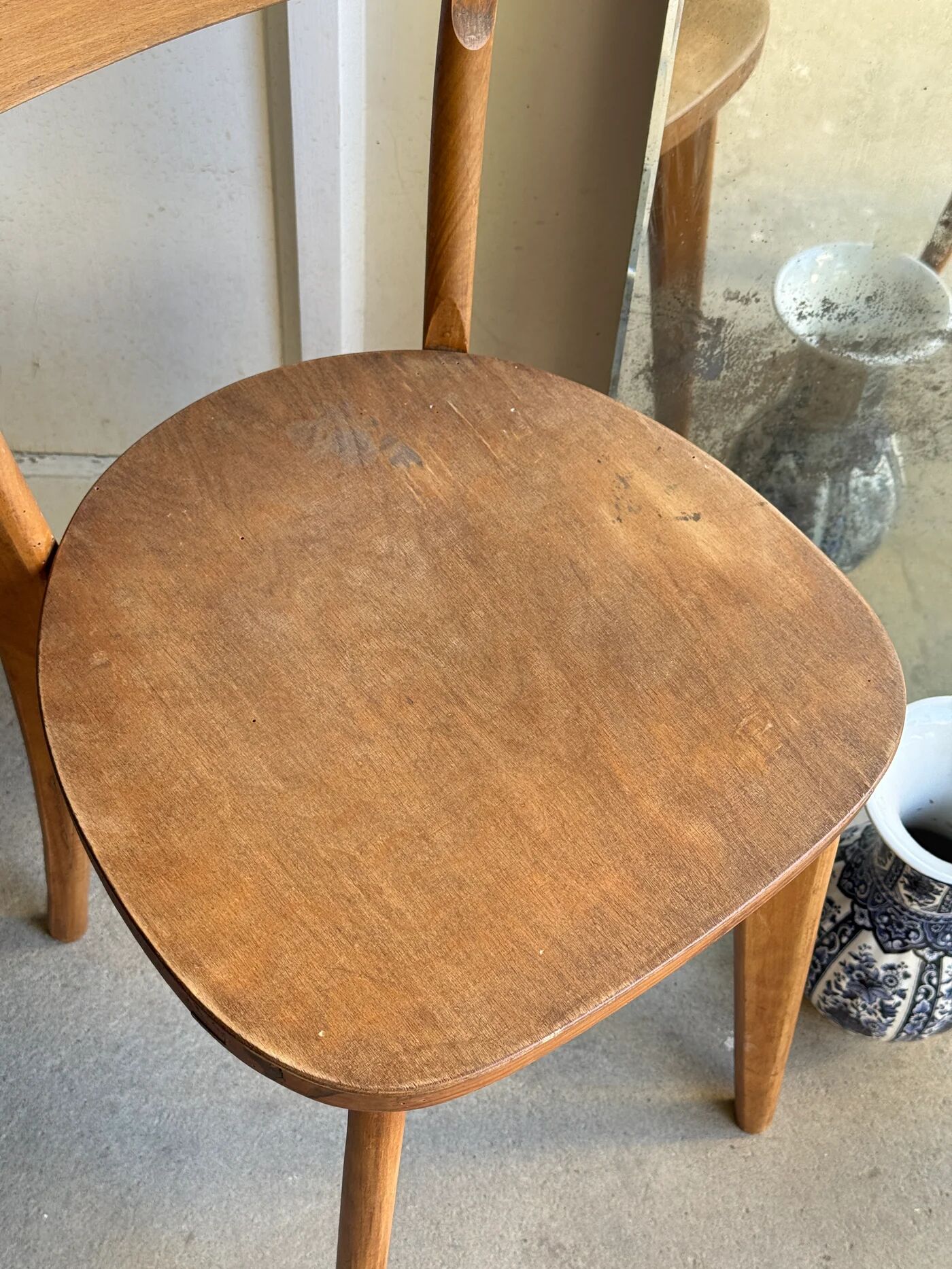 Paire de chaises en bois brut