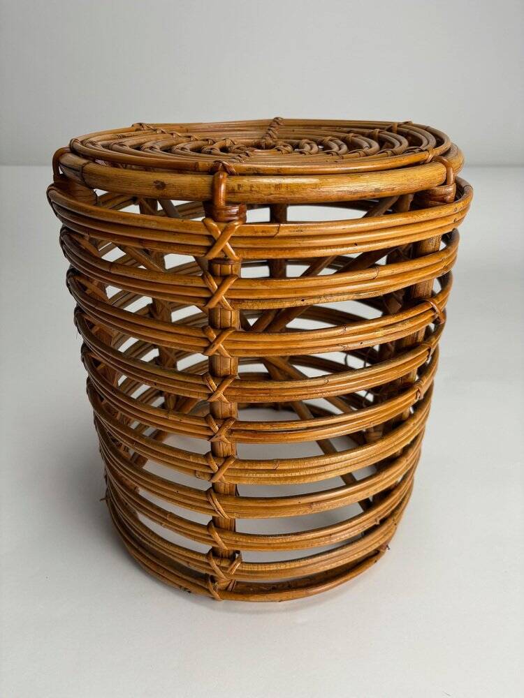 Paire de tabourets italiens en rotin et bambou attribués à Tito Agnoli, années 1960