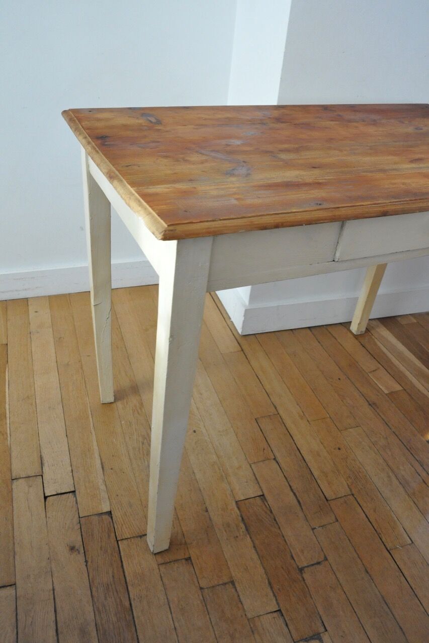 Farm table