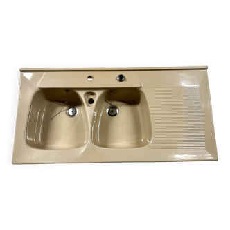 Double basin sink/cream beige bowl