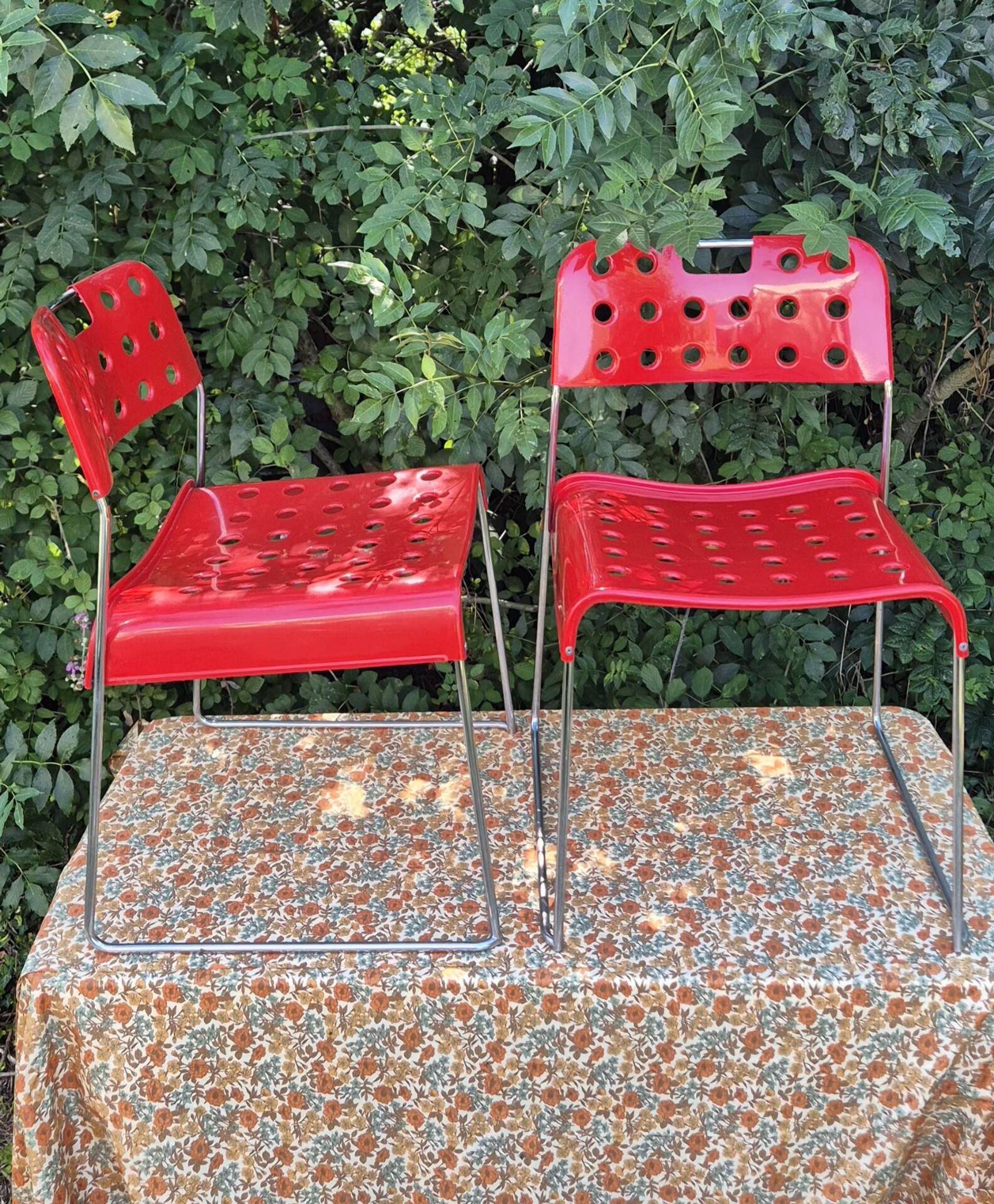 Omstak chair by Rodney Kinsman, vintage red metal.