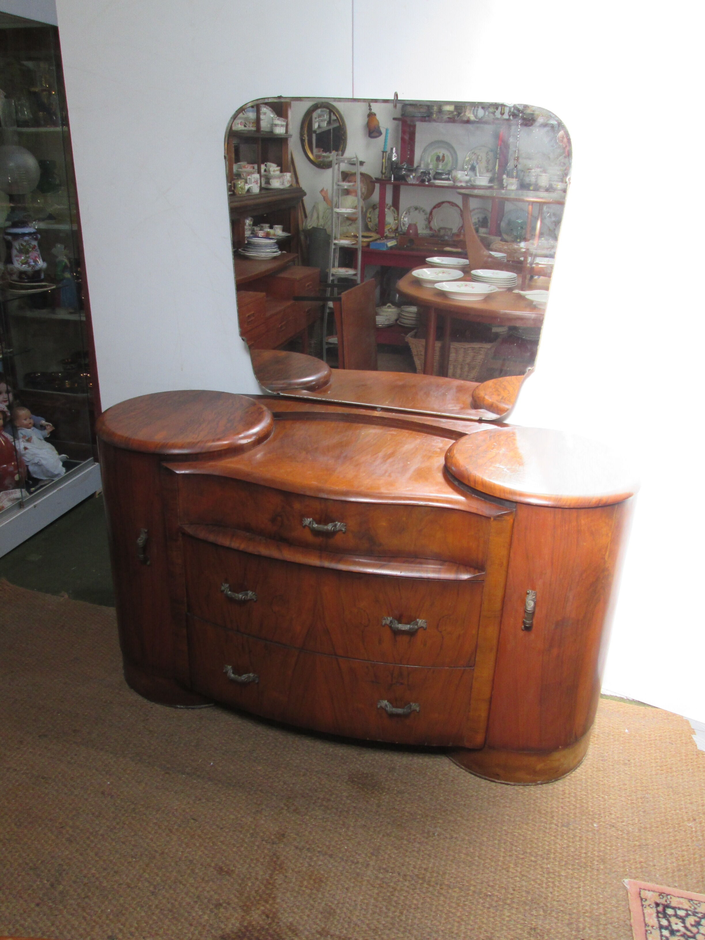 Art Deco hairdresser