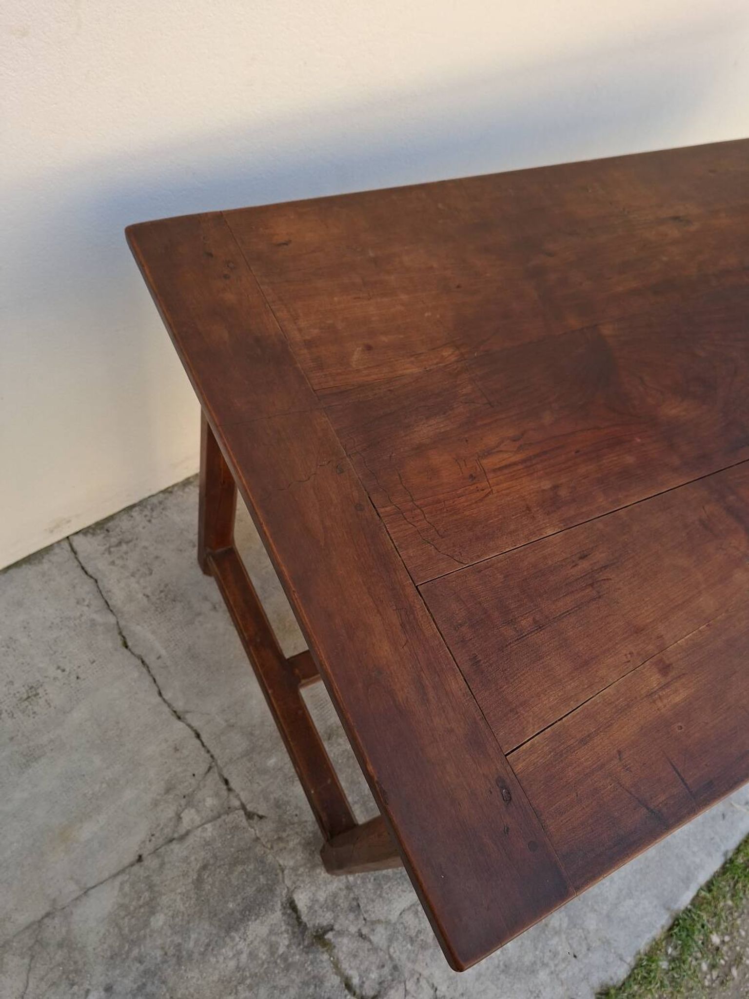 Rustic monastery farmhouse table, antique, 19th century, made of walnut.