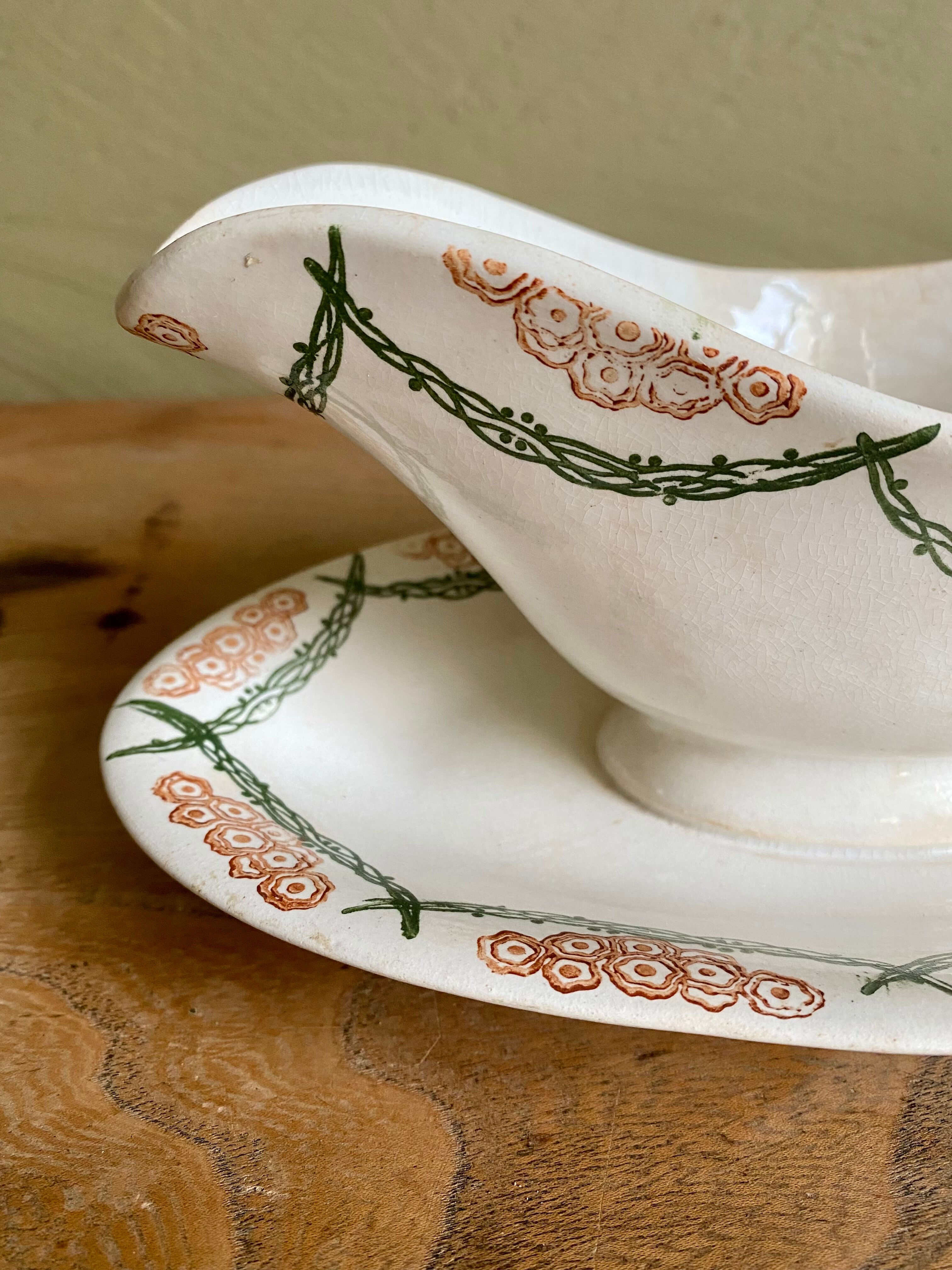 Old earthenware sauce boat Creil and Montereau HBCM