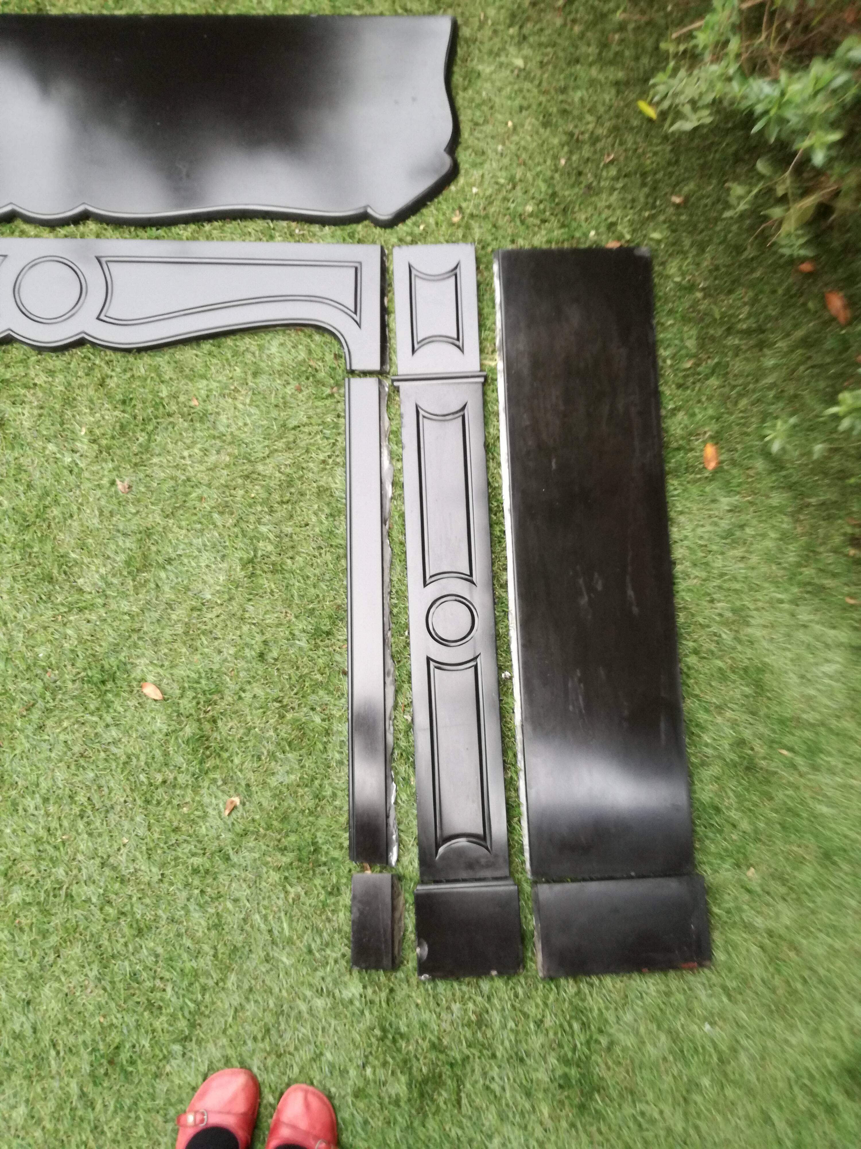 Pompadour fireplace in black marble nineteenth century.