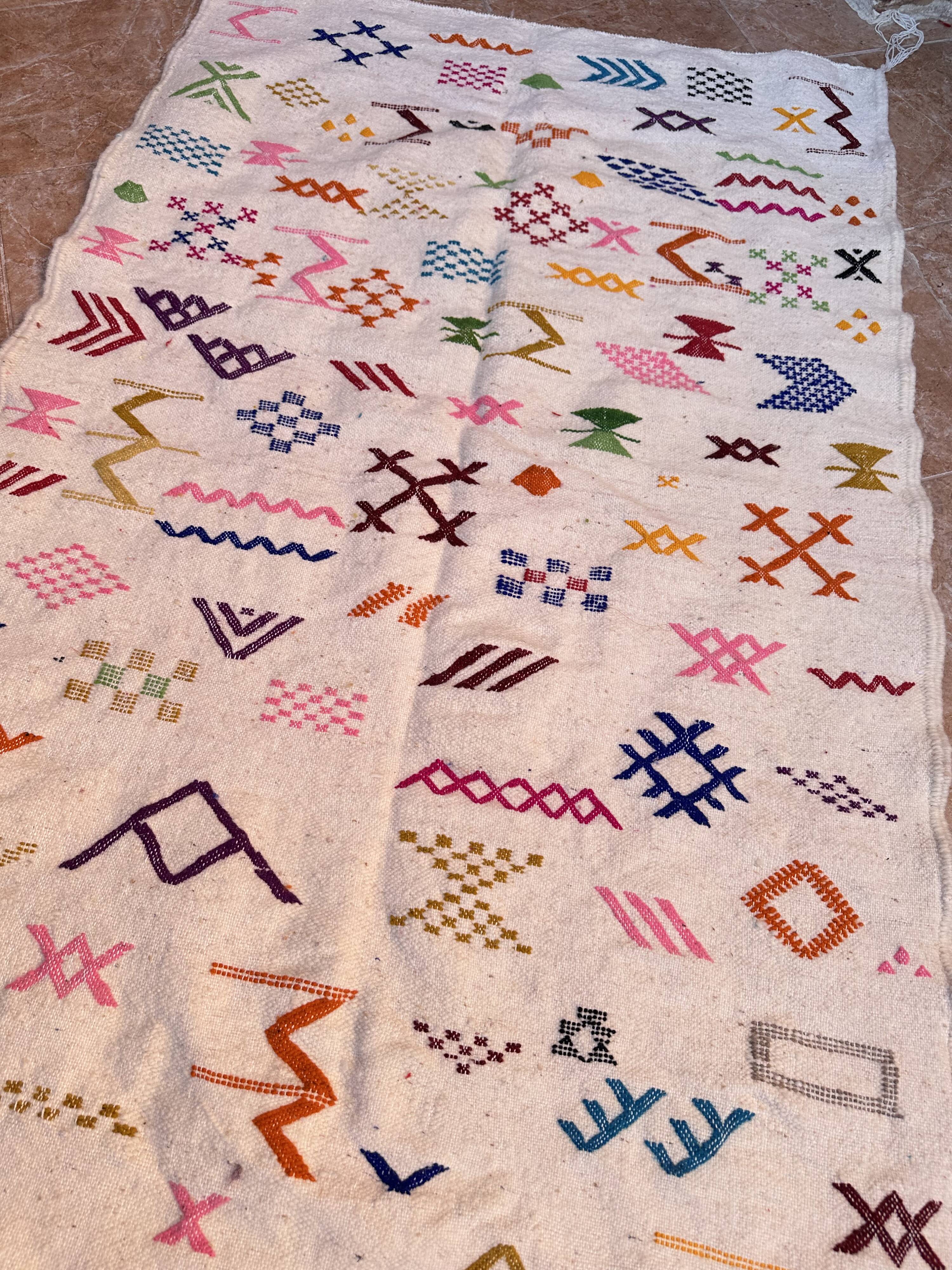 Handmade wool Berber rug – Colourful bohemian Moroccan kilim