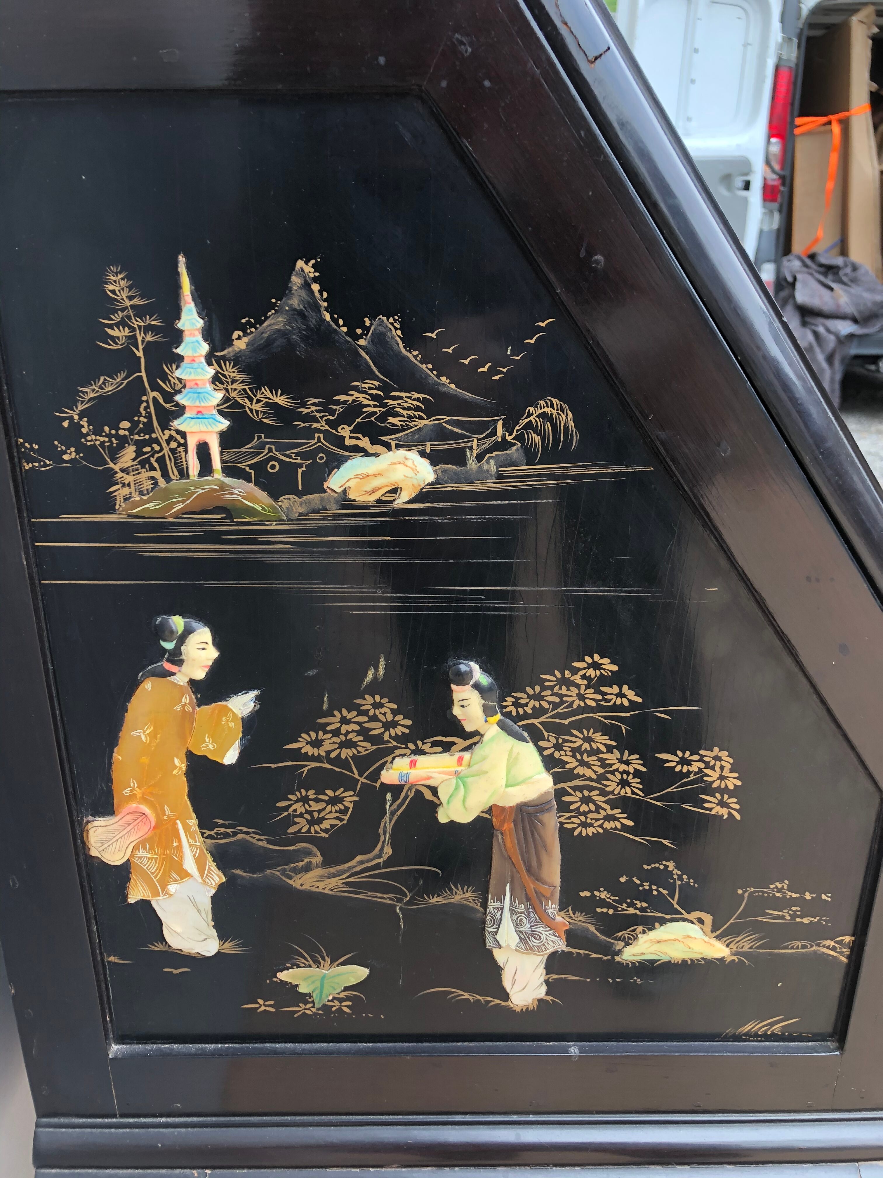 Slope office with asian decorations from the 1950s