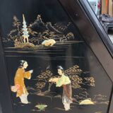 Slope office with asian decorations from the 1950s