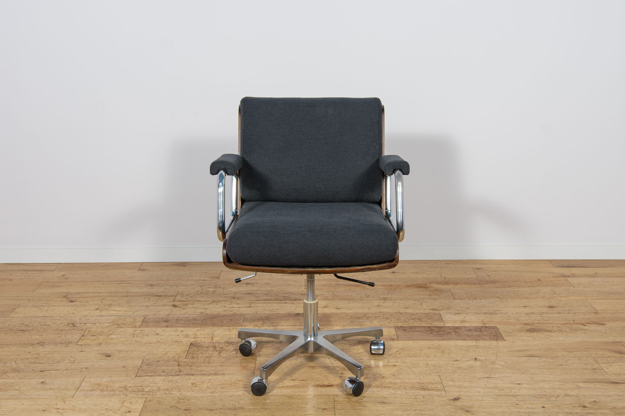 Mid-century swivel office chair by Gordon Russell, United Kingdom, 1970s