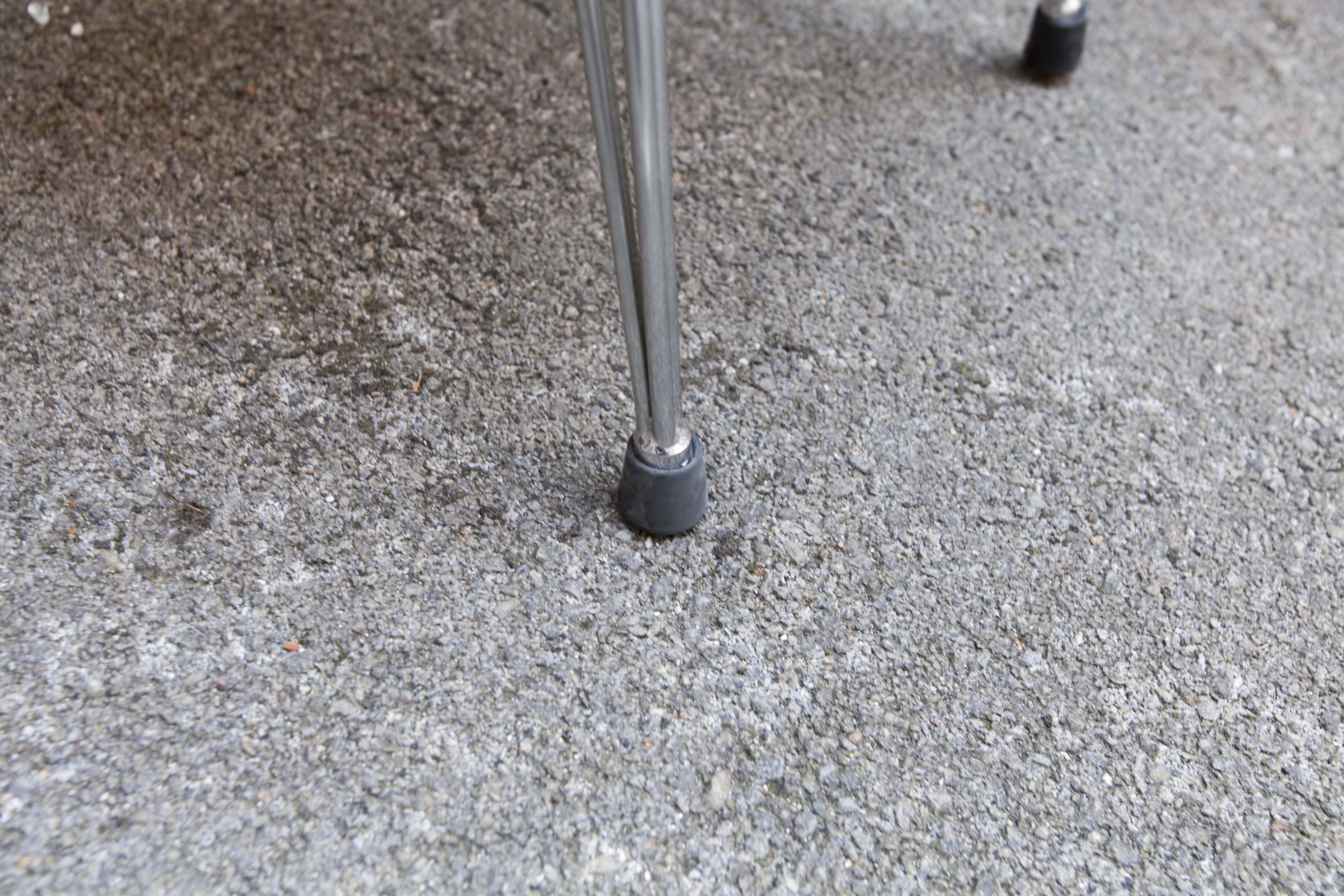 Set table formica and 2 chairs