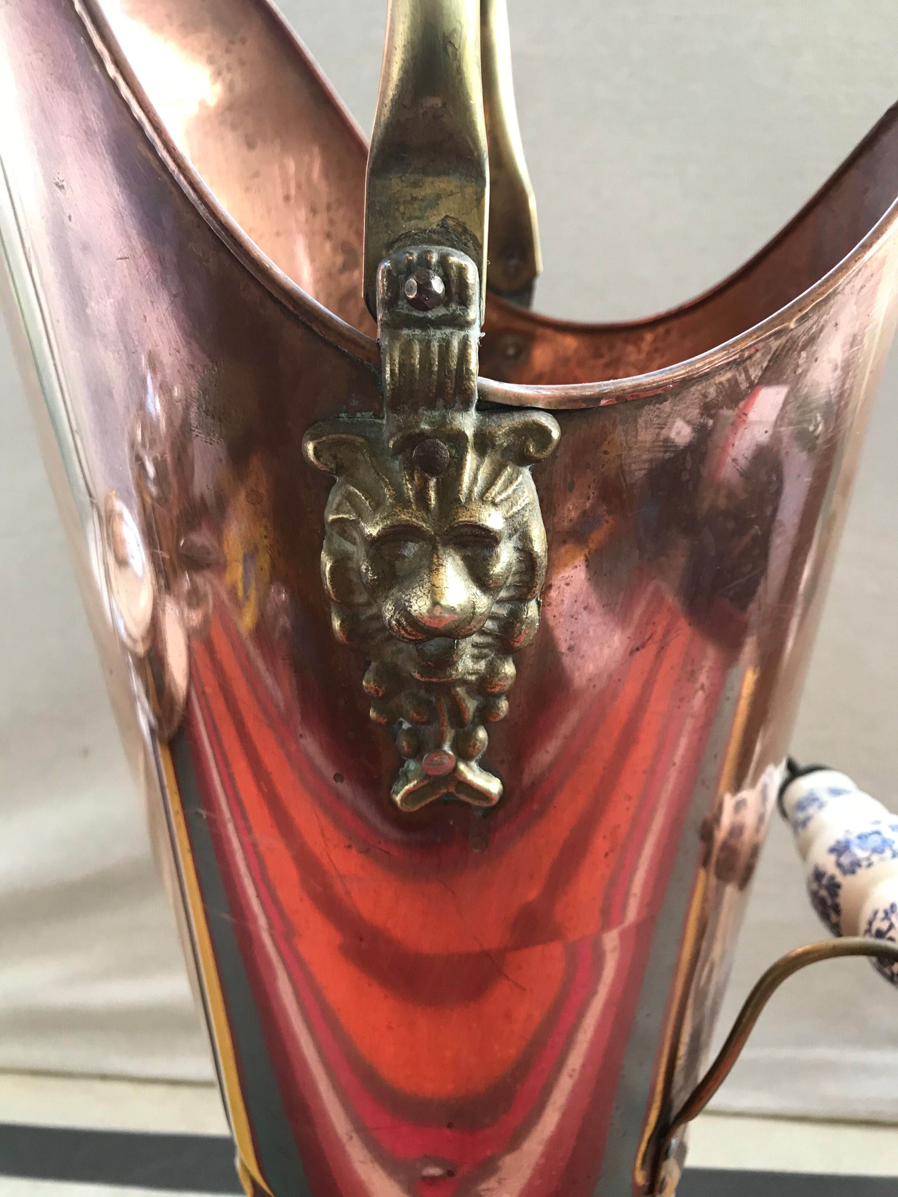 Ancien seau à charbon et porte parapluie en cuivre & laiton avec anses porcelaine vintage