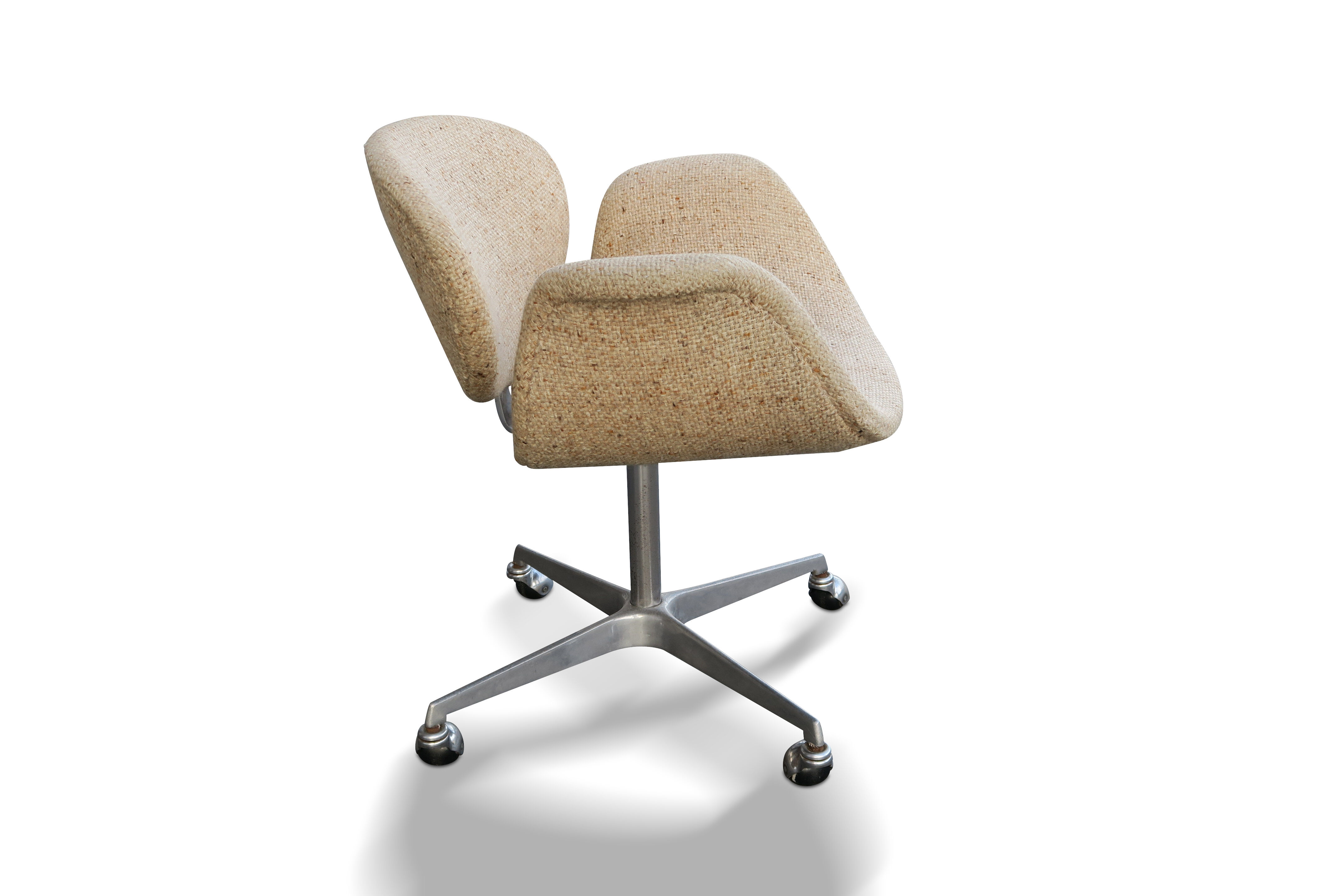 Armchair with wheels "Little Tulip" Pierre Paulin for Artifort