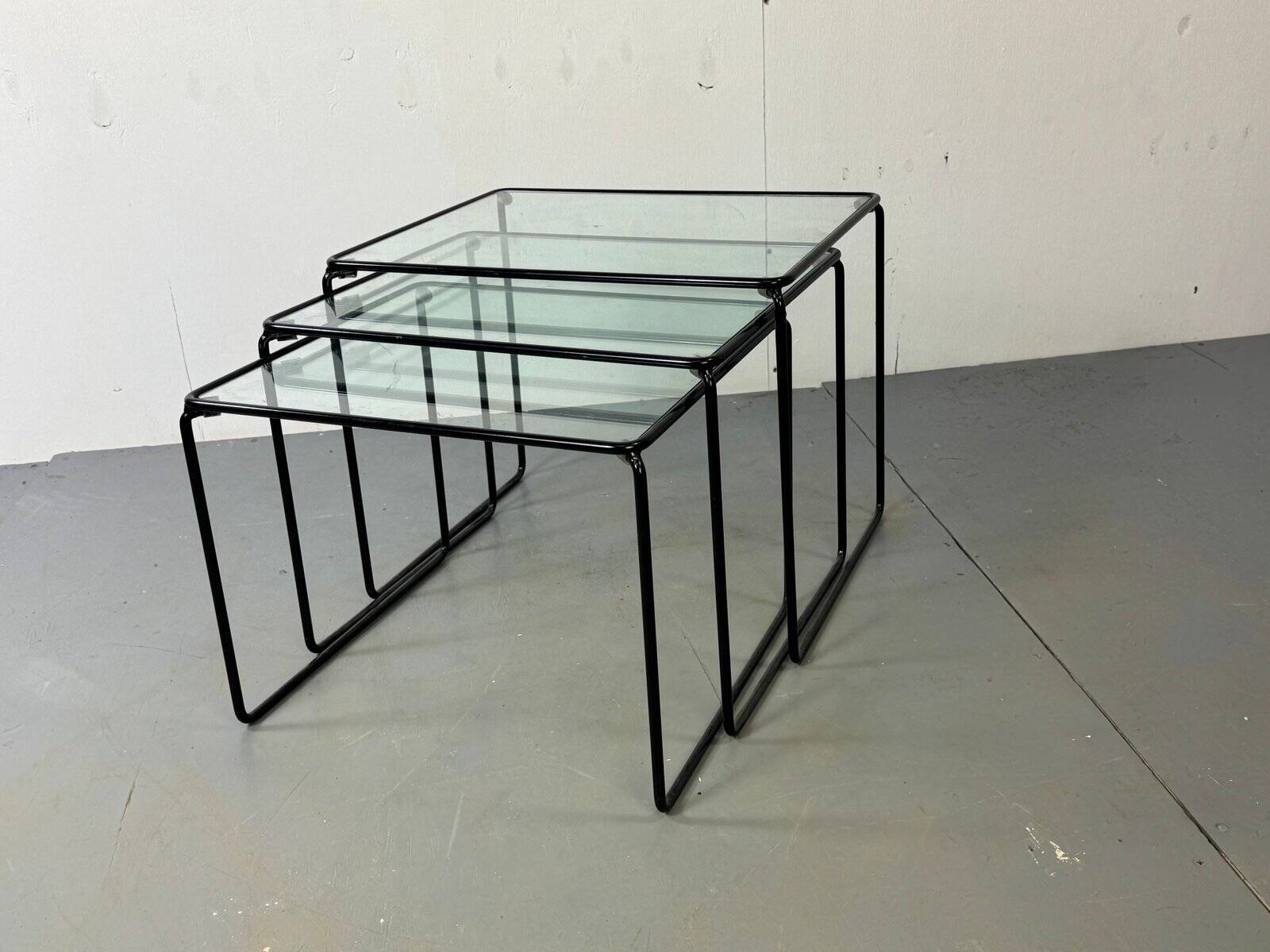 Modernist Italian steel and glass set of nesting tables, 1970s, set of 3