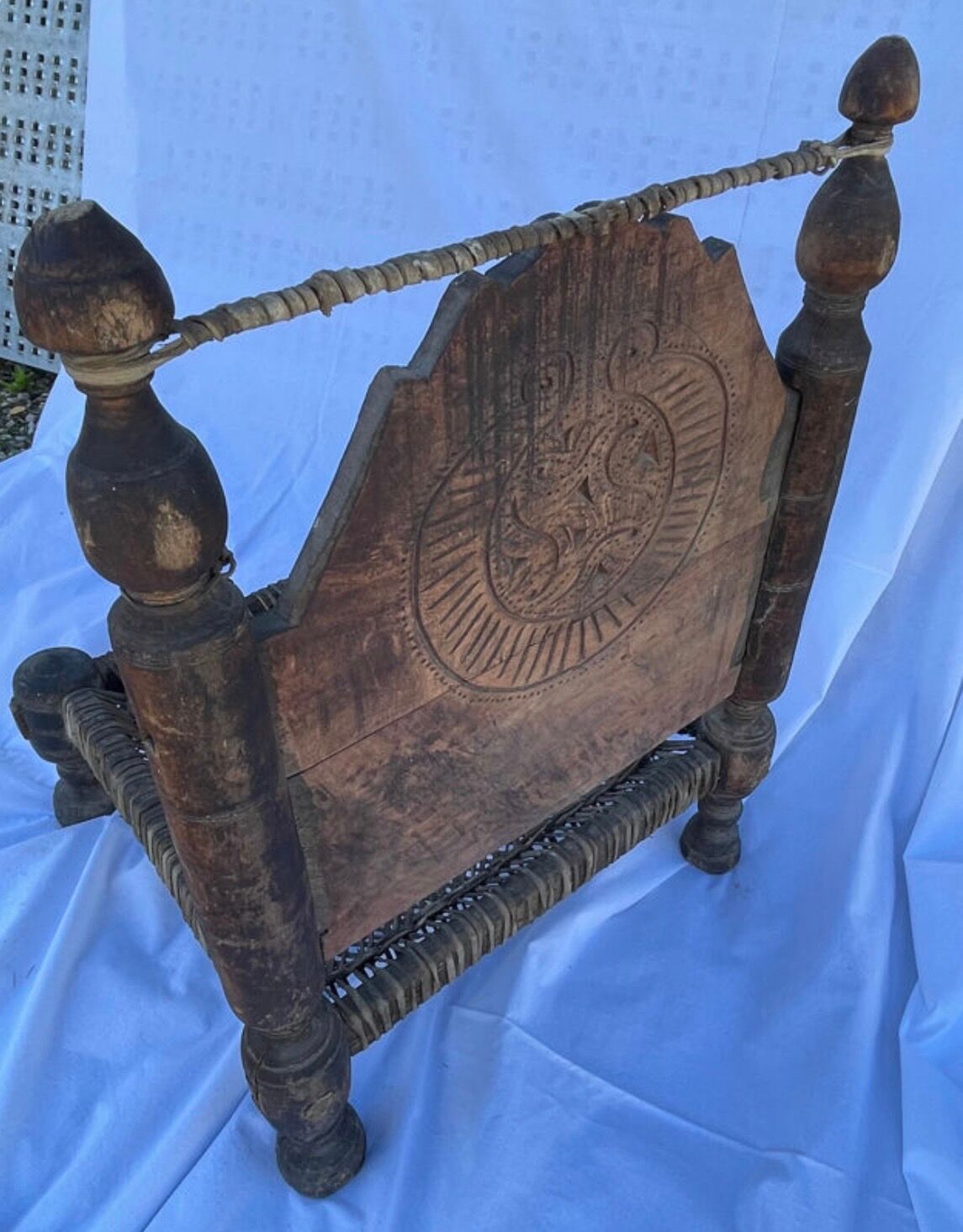 Chaise basse traditionnelle indienne