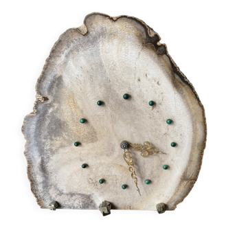 Pendule en bois fossile