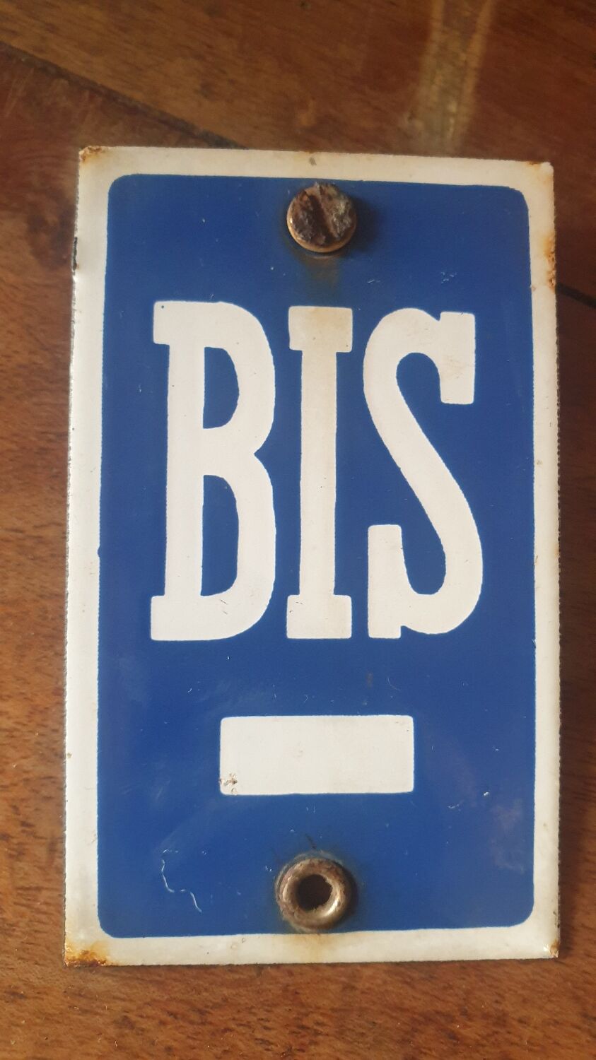 Enamelled plate Bis