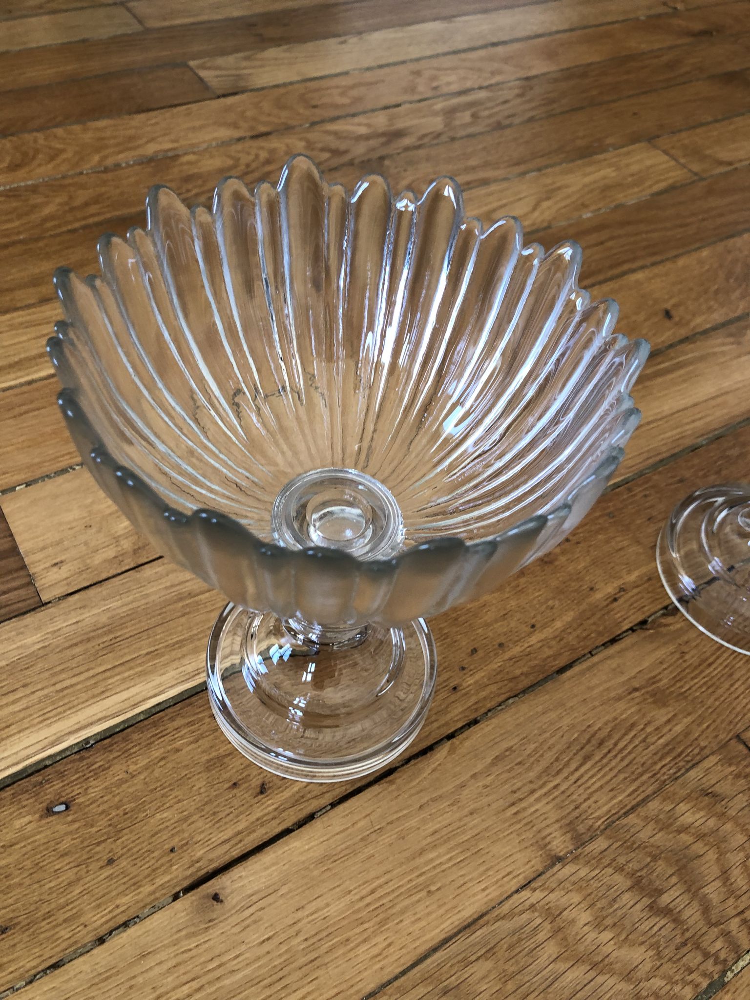 2 crystal cups