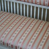 Antique Gustavian canapé / bench from the early 19th century, by a Swedish cabinetmaker.