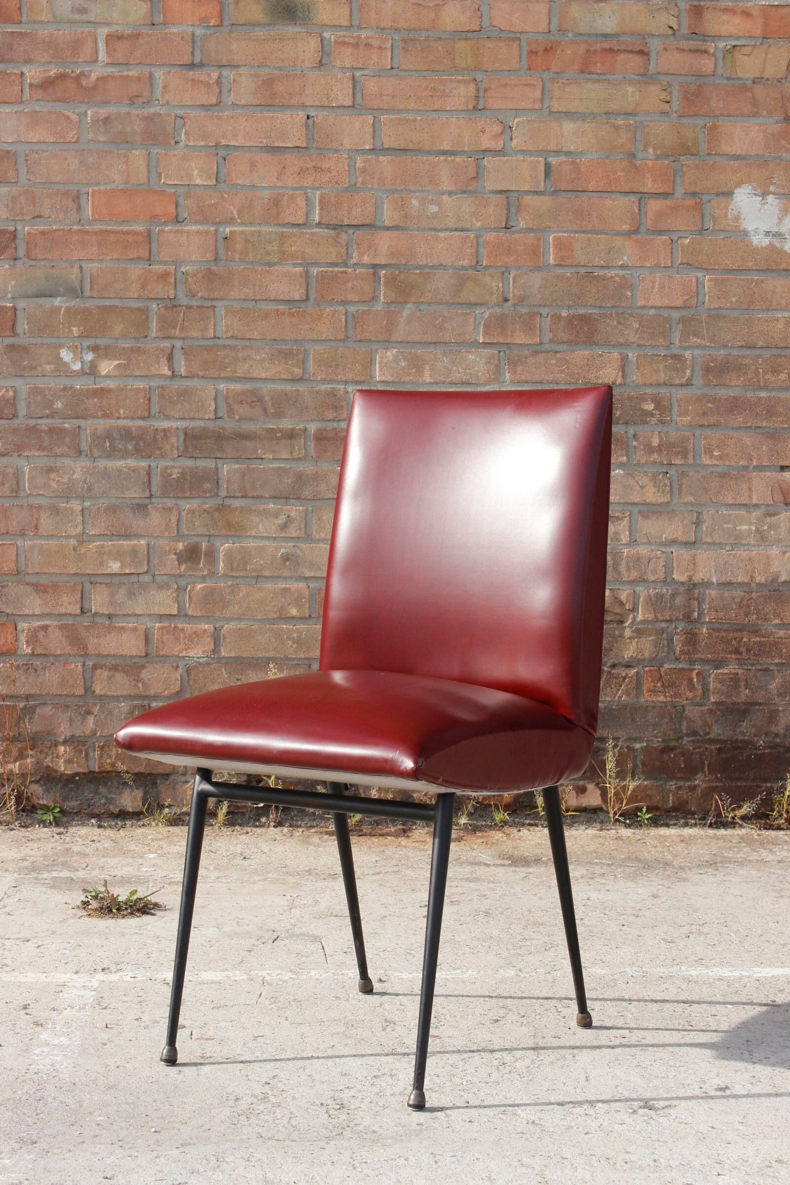 Chaise acier & skaï bordeaux années 50