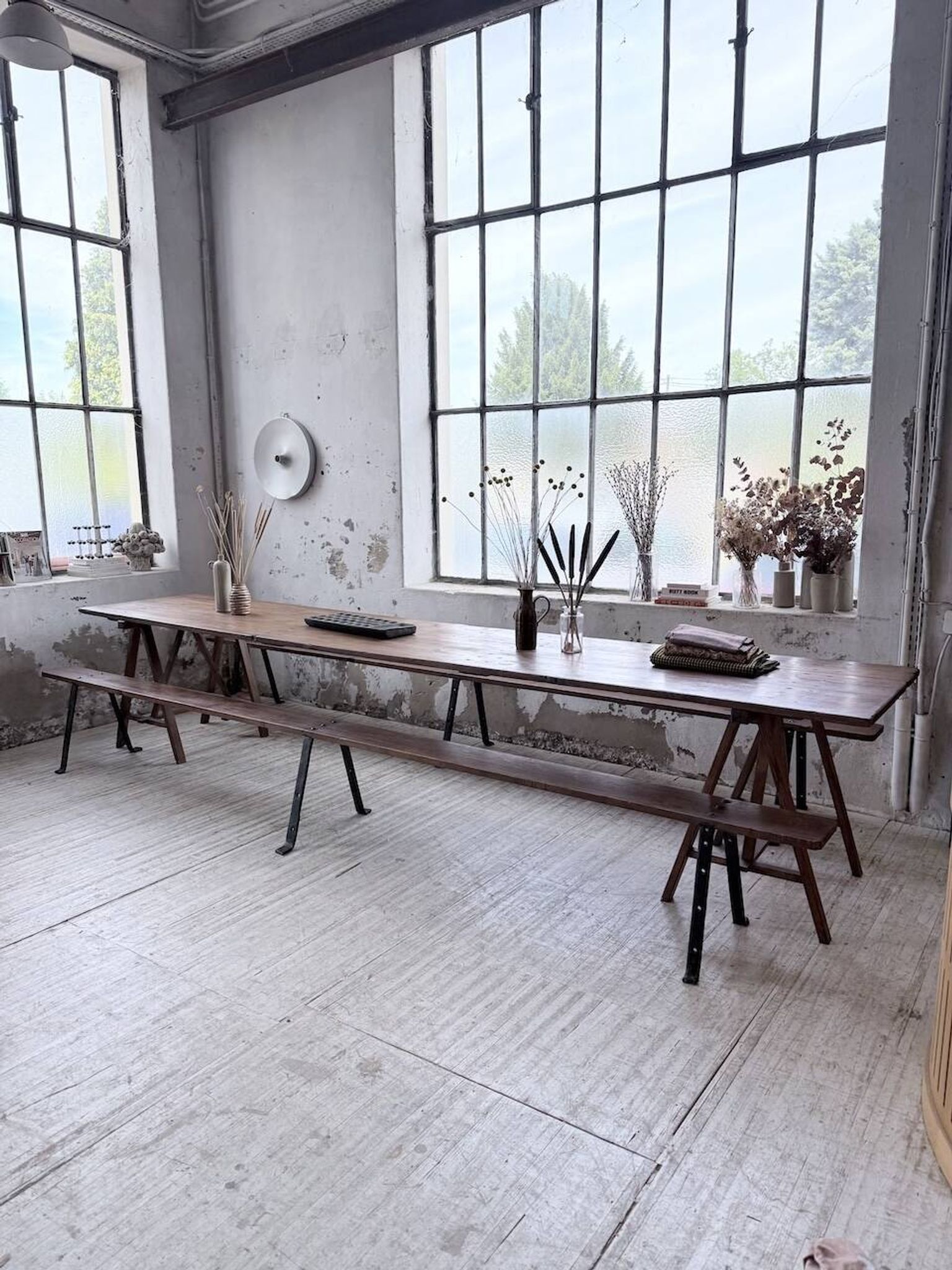 XXL trestle farm table 4m and its benches