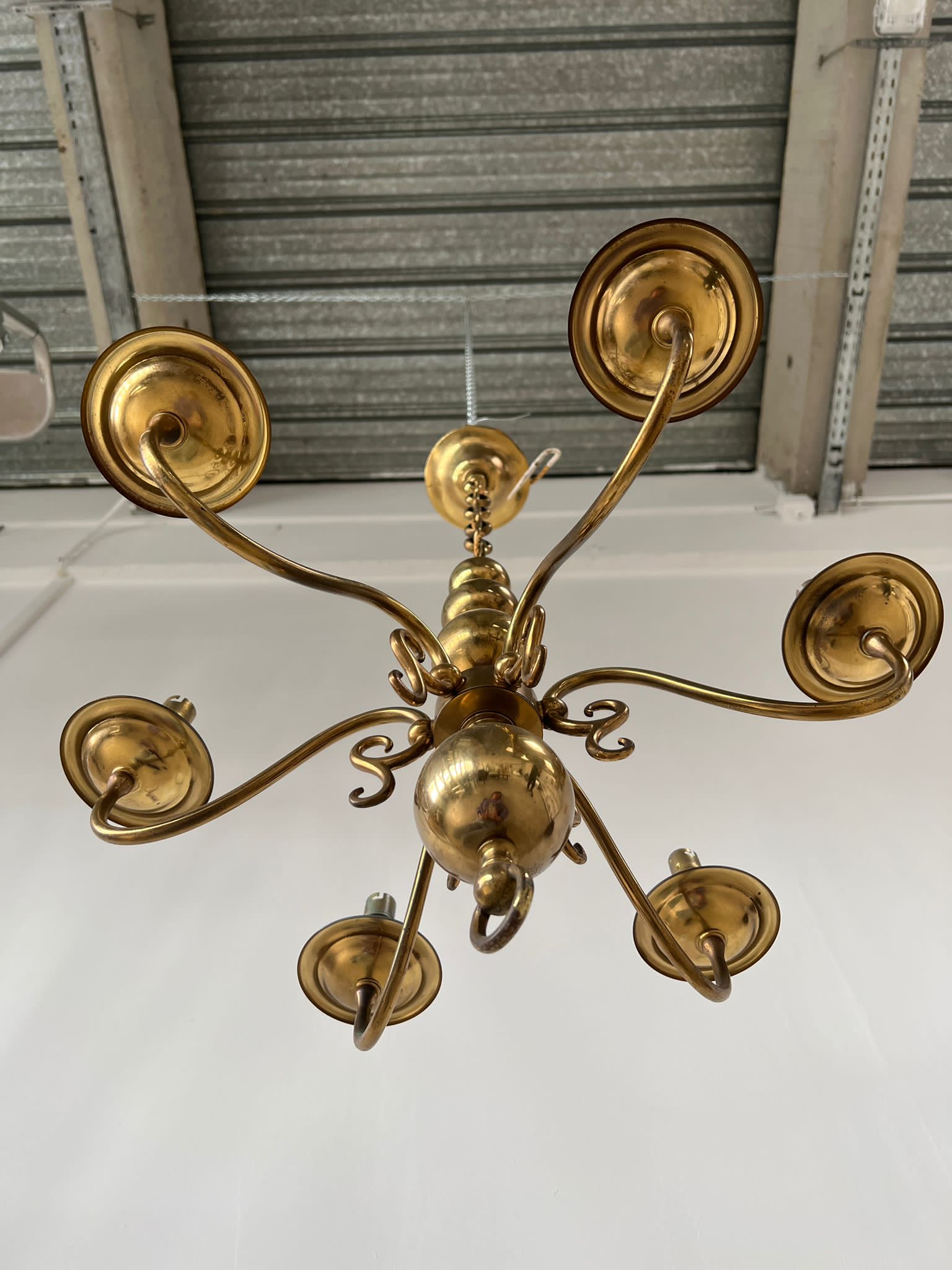 Small golden Dutch chandelier with 6 arms of light